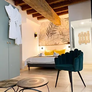 https://luxe-et-calme-en-hyper-centre-la-cour-des-bois.hotels-rhonealpes.com