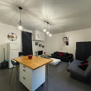 Spacieux F2 Climatisé Proche De La Appartement