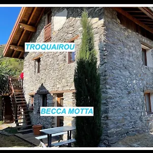 https://becca-motta.hotels-rhonealpes.com